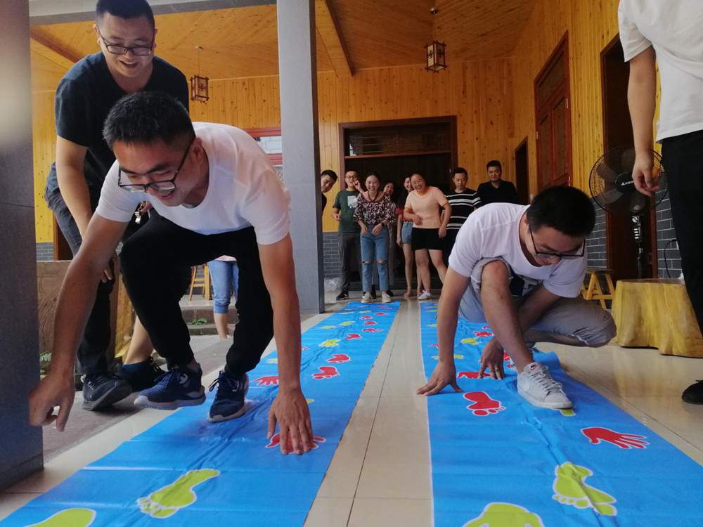 �����l(f��)չ��˾�����w�������������ġ������l(f��)չ��˾�_(k��i)չ����(hu��)Ȥζ���(d��ng)